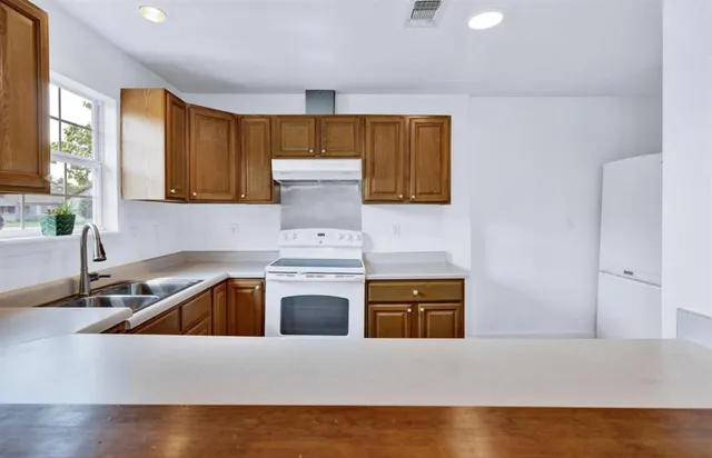 $2,145 | 530 Southeast 2nd Street, Grand Prairie, TX 75051