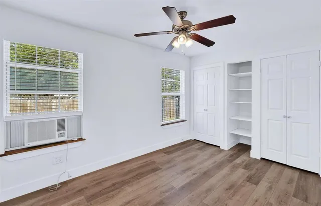 $2,145 | 530 Southeast 2nd Street, Grand Prairie, TX 75051