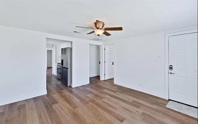 $2,145 | 530 Southeast 2nd Street, Grand Prairie, TX 75051