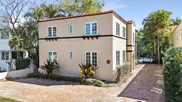 $11,000 | 1545 Meridian Avenue, Miami Beach, FL 33139