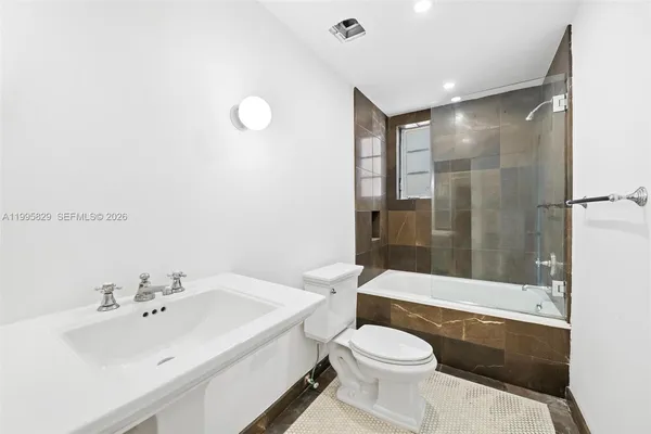 $11,000 | 1545 Meridian Avenue, Miami Beach, FL 33139