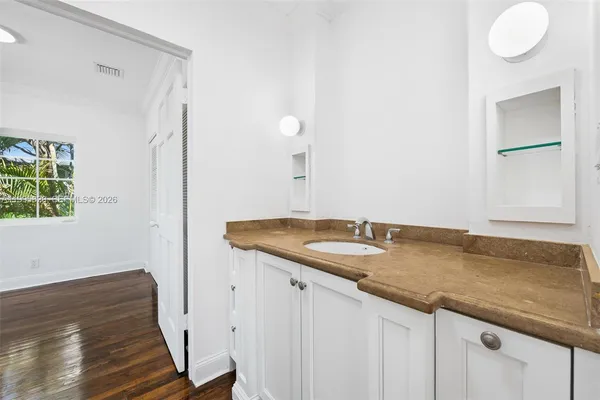 $11,000 | 1545 Meridian Avenue, Miami Beach, FL 33139