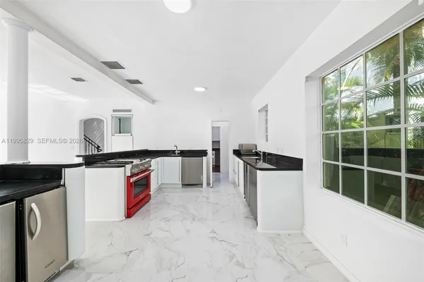$11,000 | 1545 Meridian Avenue, Miami Beach, FL 33139