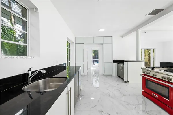 $11,000 | 1545 Meridian Avenue, Miami Beach, FL 33139