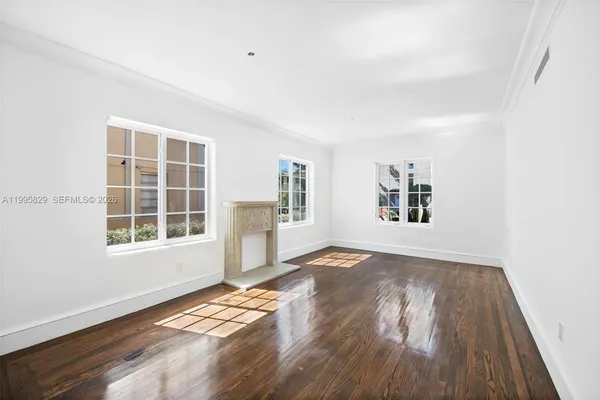 $11,000 | 1545 Meridian Avenue, Miami Beach, FL 33139