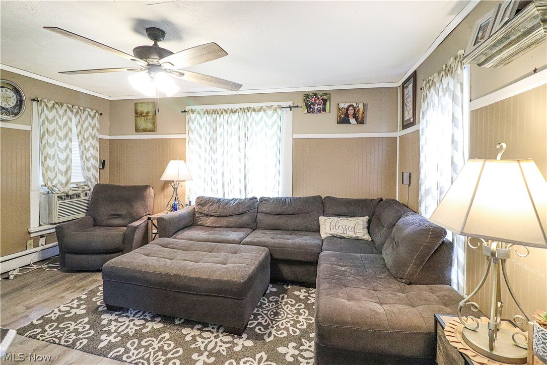 16476 Mayfield Road Huntsburg, OH 44046 - Photo 38 of 42 16486 Living Room