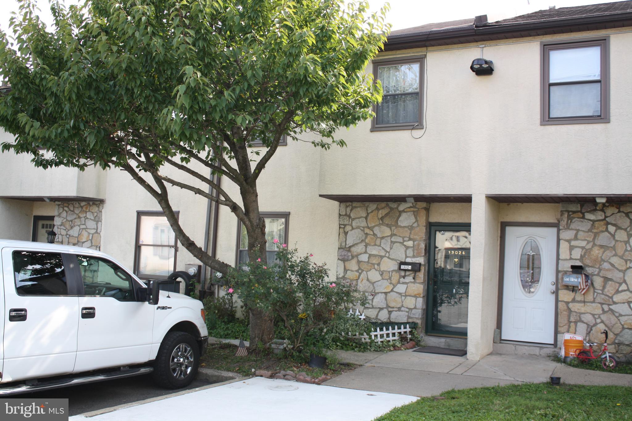 13024 Townsend Road, Unit B4 Philadelphia, PA 19154 - Photo 1 of 15