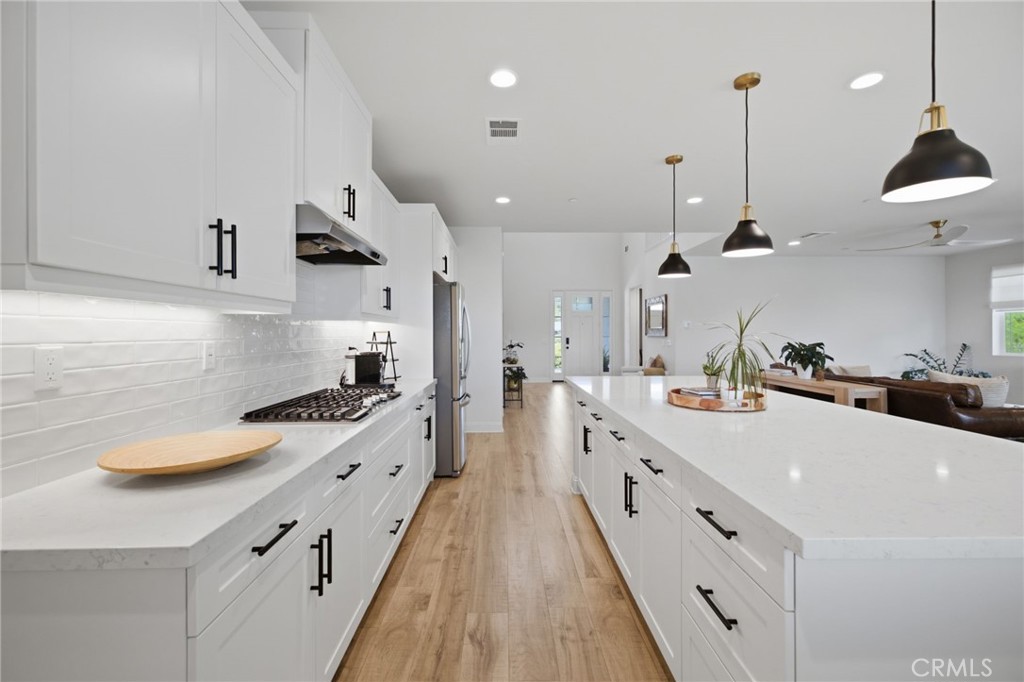 1238 Matterhorn Street Riverside, CA 92506 - Photo 10 of 45