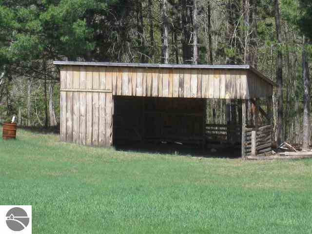 4058 Ludlow Road South Boardman, MI 49680 - Photo 23 of 44 1743277-22.JPG