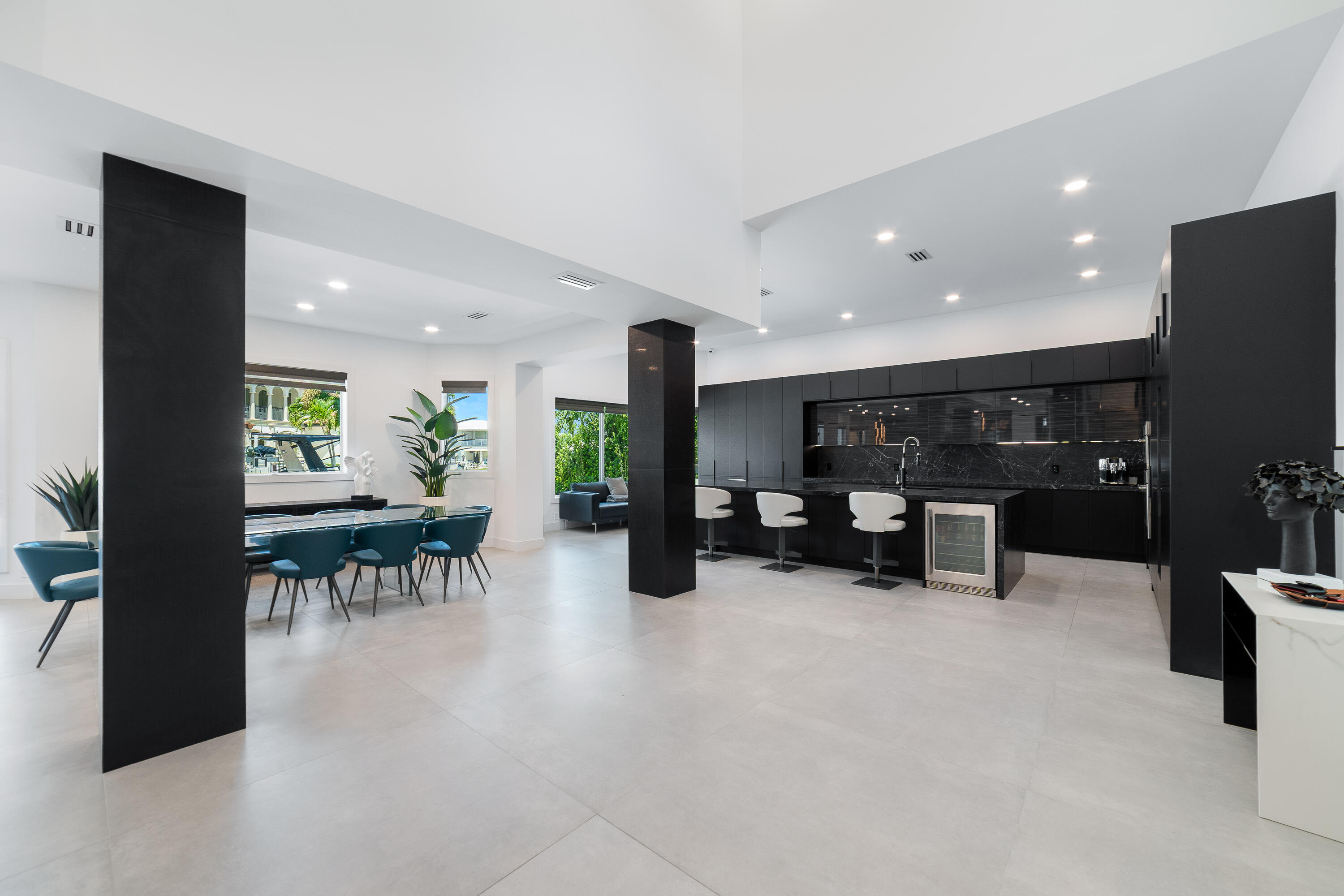 767 Harbour Drive Boca Raton, FL 33431 - Photo 5 of 79 Kitchen and dining area
