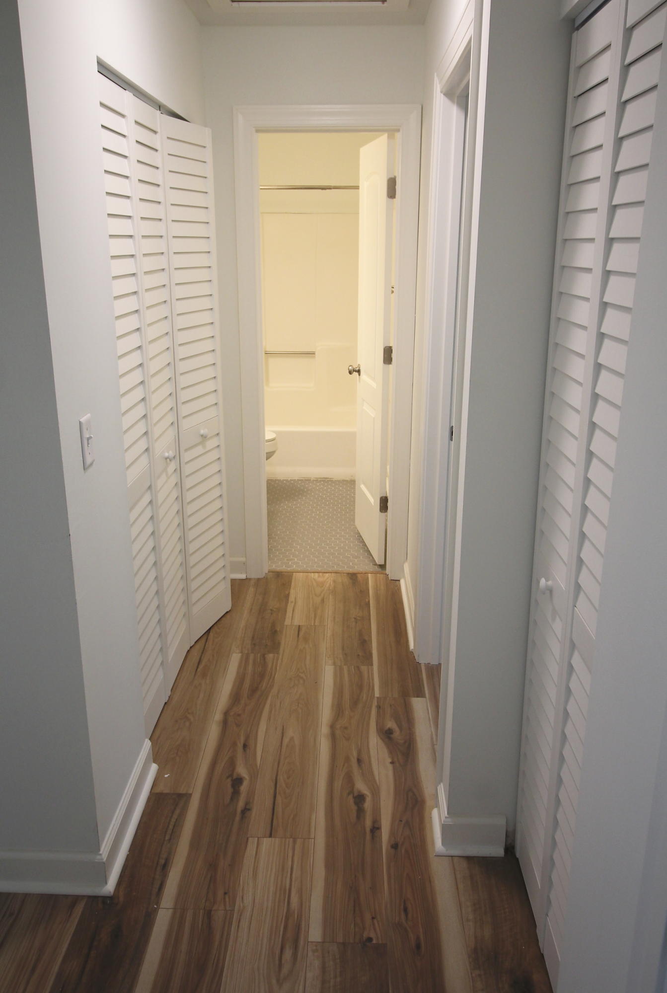 1148 Shoreham Road Charleston, SC 29412 - Photo 9 of 17 1148 hall