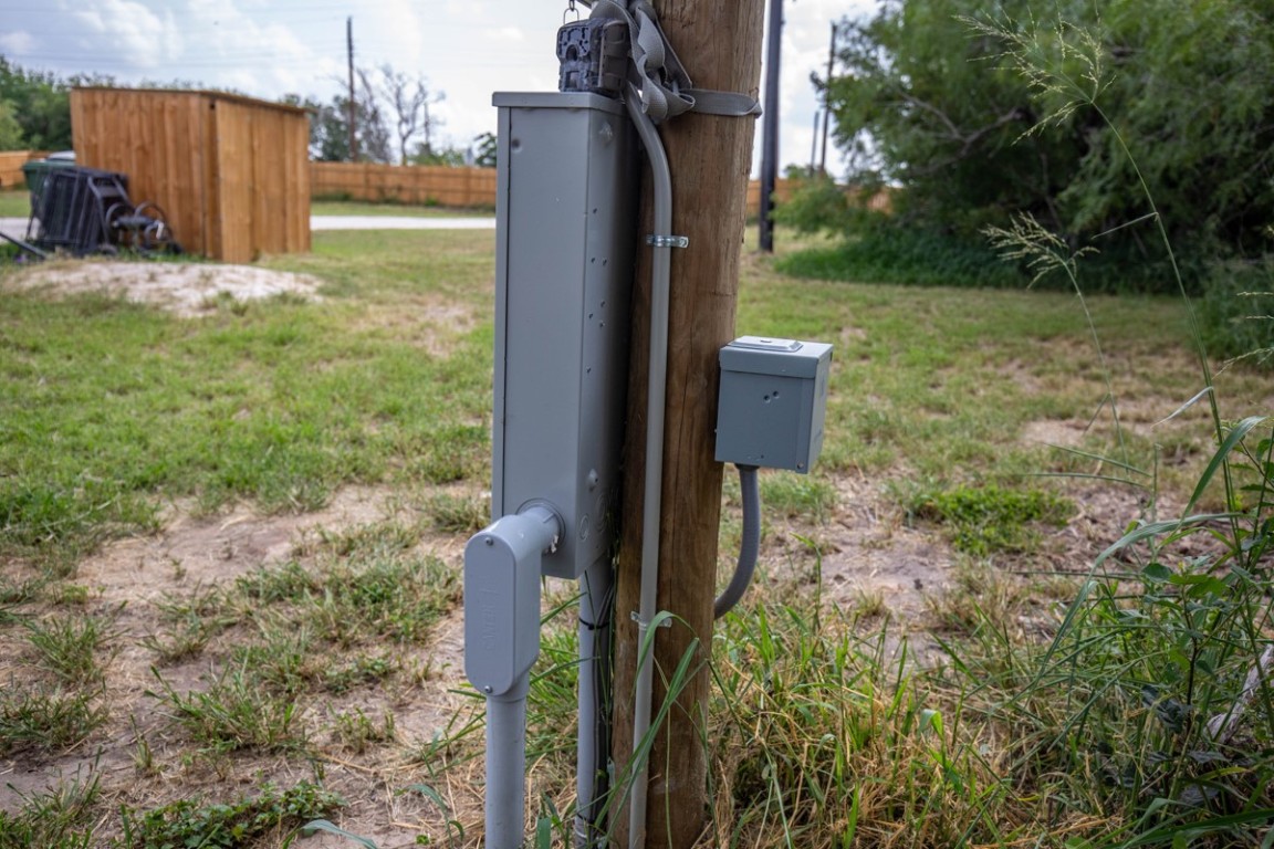 143 Harrison Road Beeville, TX 78102 - Photo 13 of 39 Exterior view