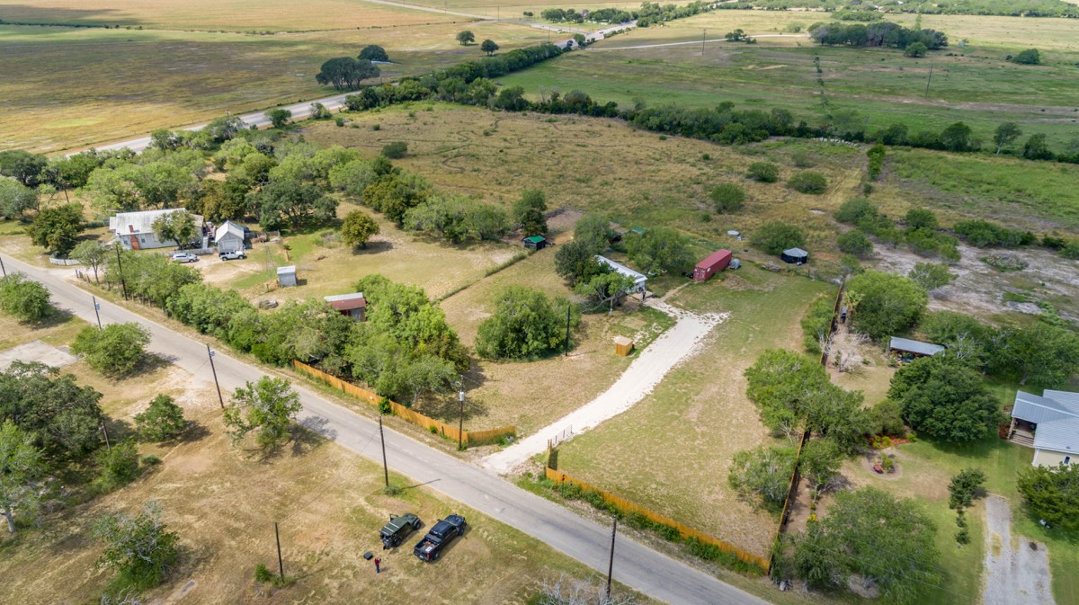 143 Harrison Road Beeville, TX 78102 - Photo 4 of 39 View of property location with rural landscape