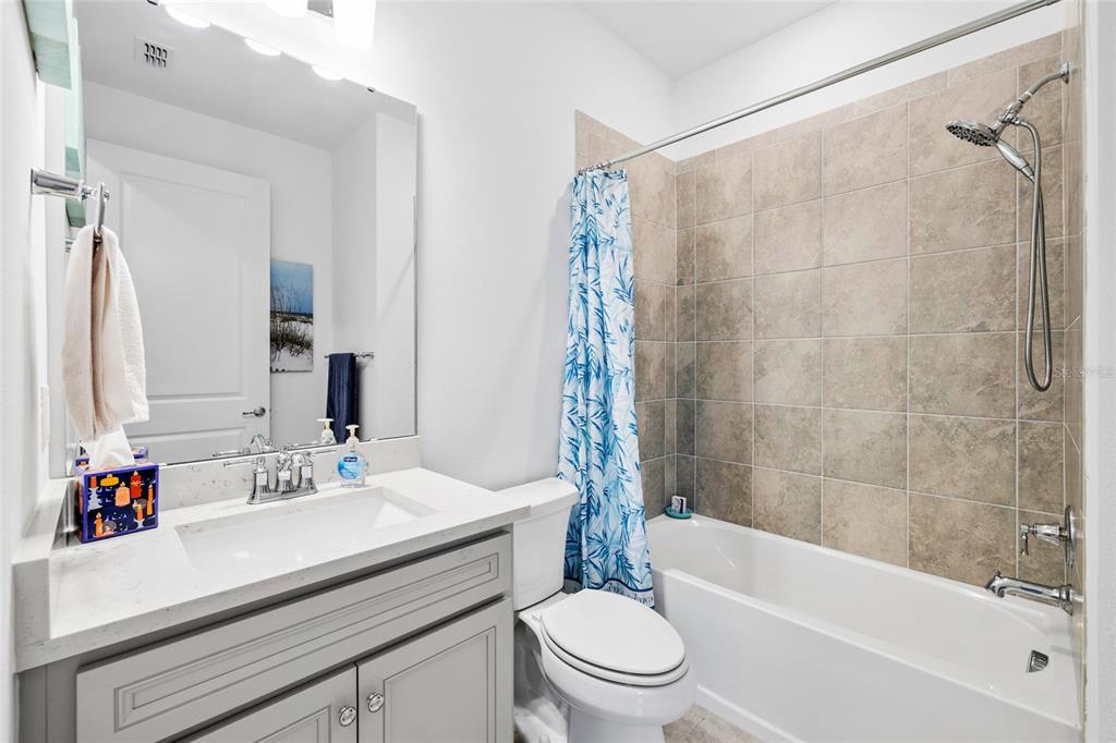 9454 Ballaster Pointe Loop Palmetto, FL 34221 - Photo 23 of 49