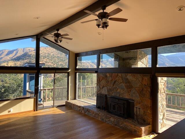 43933 Skyline Drive Three Rivers, CA 93271 - Photo 4 of 38 Living room