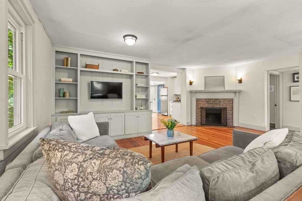 9 Harding Street Sharon, MA 02067 - Photo 8 of 37 Gallery Image 8