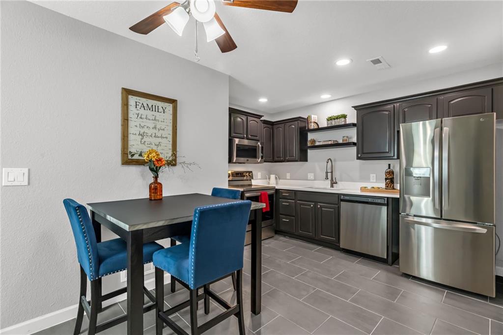 21084 Millridge Street Spring Hill, KS 66083 - Photo 3 of 30