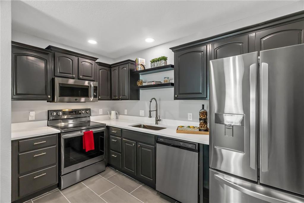 21084 Millridge Street Spring Hill, KS 66083 - Photo 4 of 30