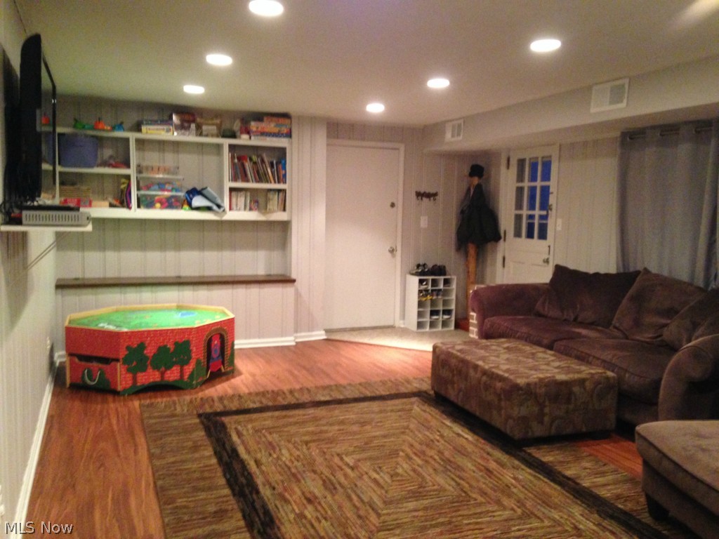 2079 Brookshire Road Akron, OH 44313 - Photo 16 of 23 Gallery Image 16