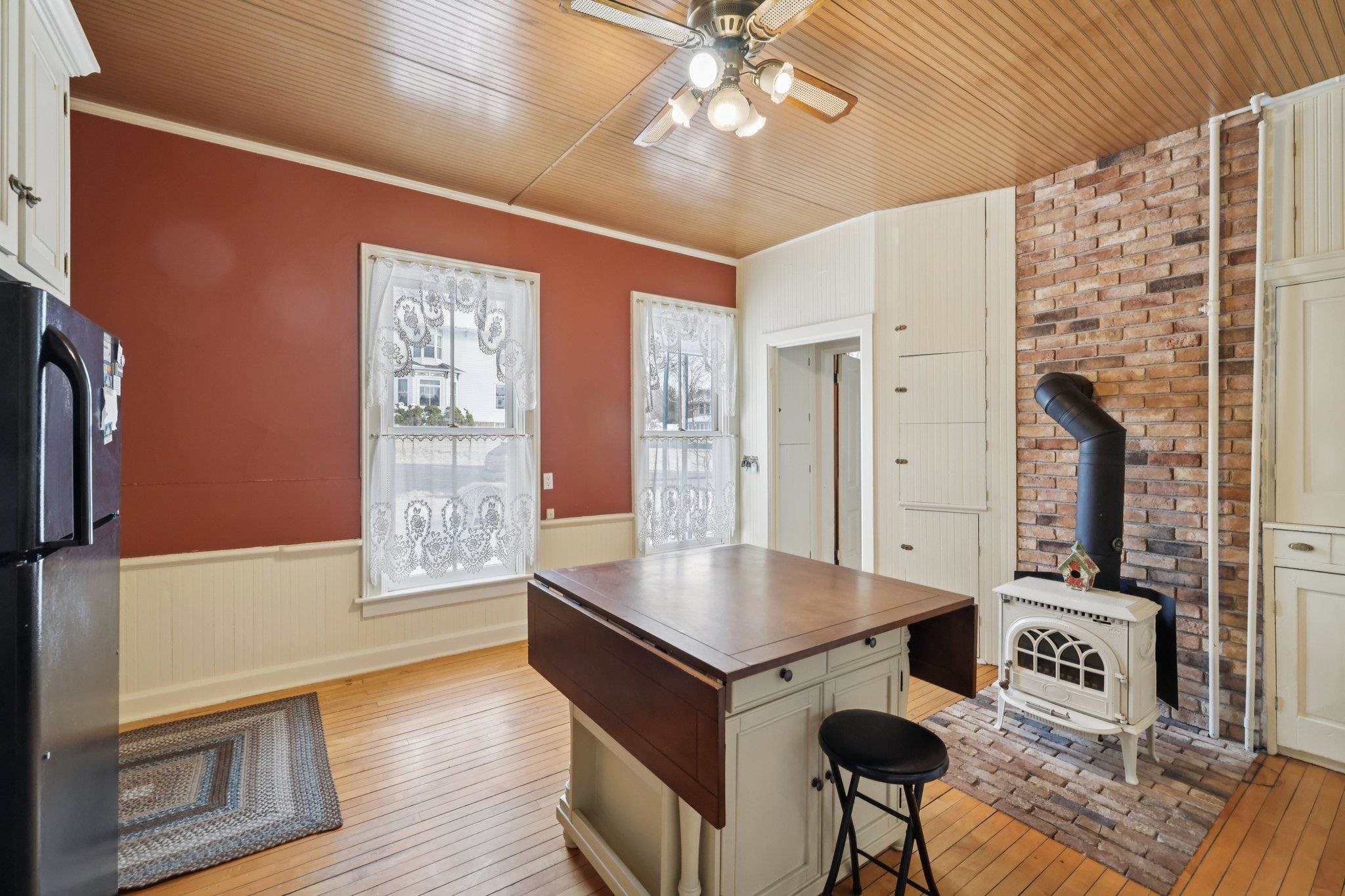 733 5th Street Baraboo, WI 53913 - Photo 7 of 48