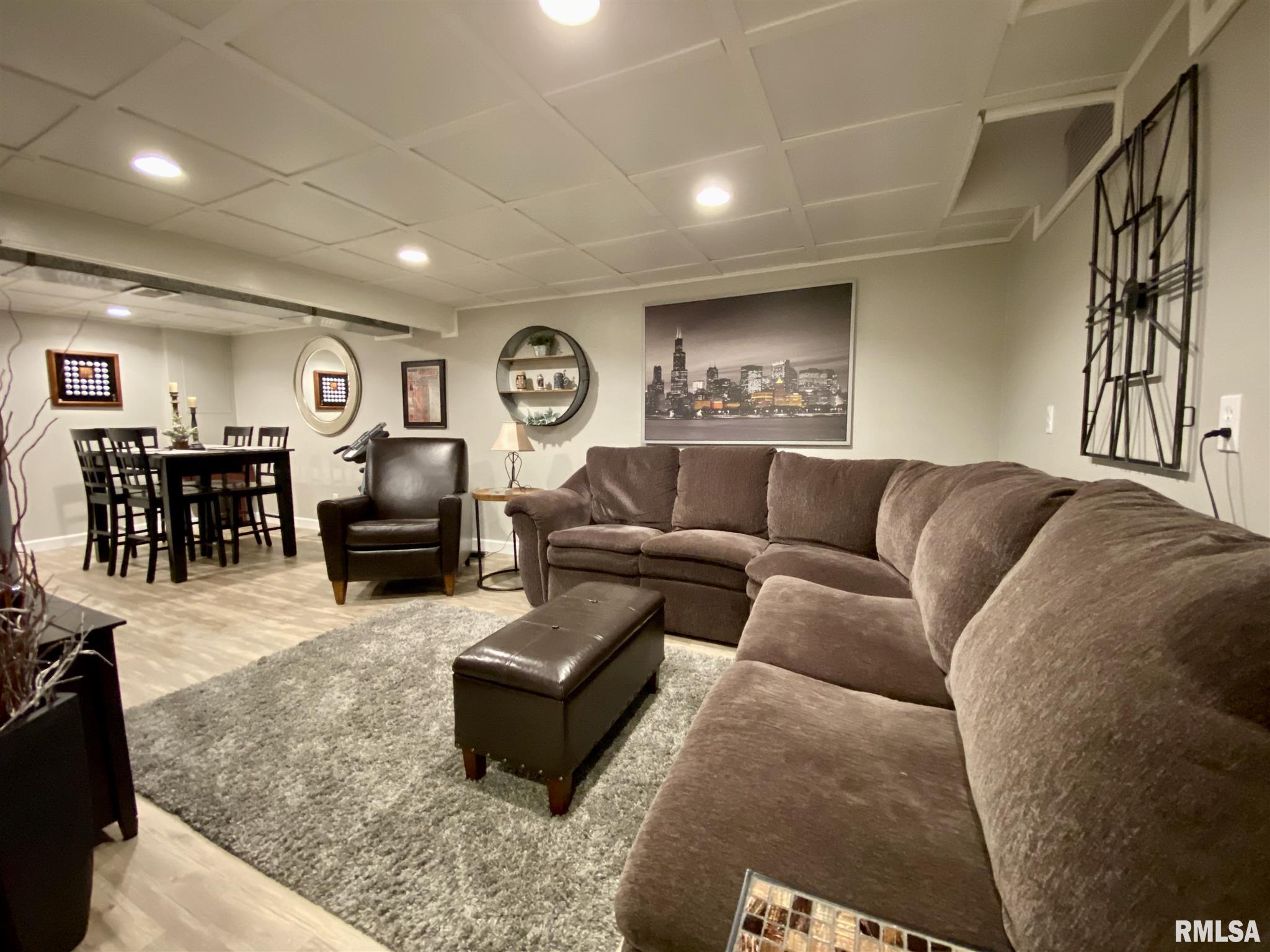 65 South Yorktown Road Macomb, IL 61455 - Photo 19 of 25 Gallery Image 19