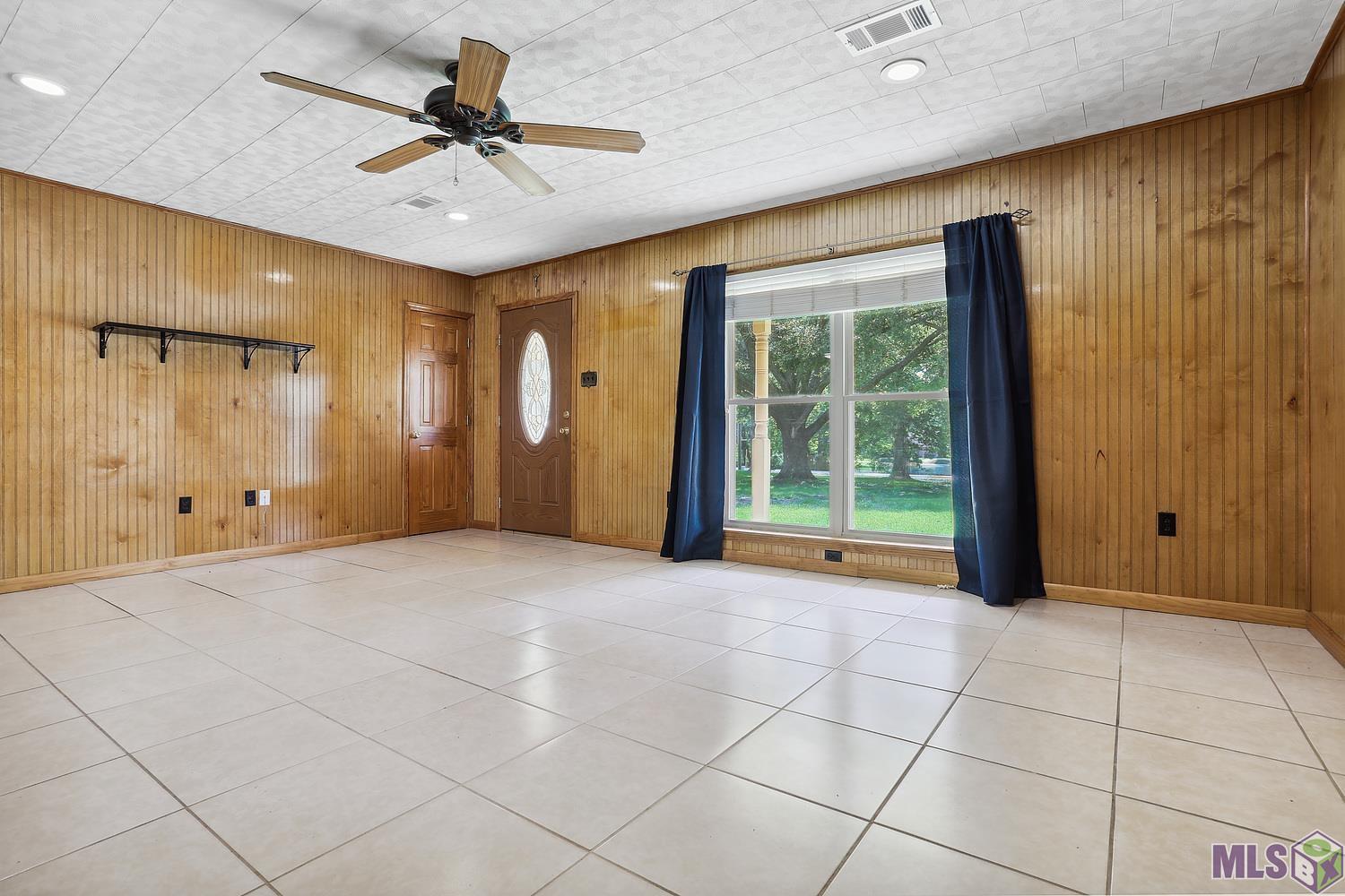 14158 Bluff Road Prairieville, LA 70769 - Photo 8 of 22 Living Room