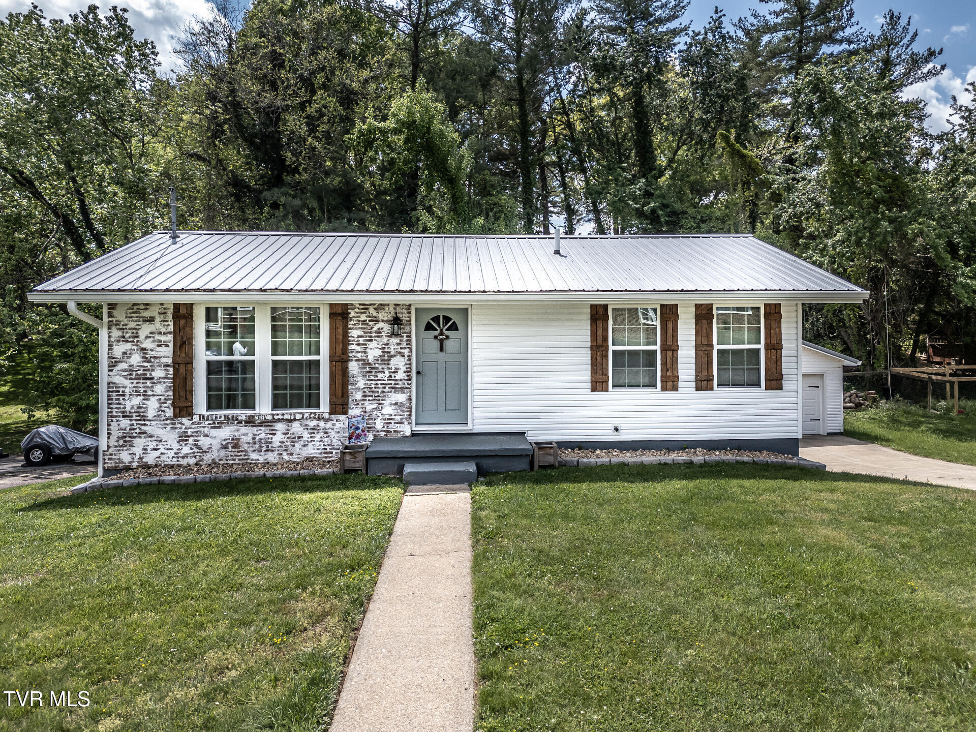 114 Mayor Avenue Greeneville, TN 37745 - Photo 1 of 71 114MayorAveG_079