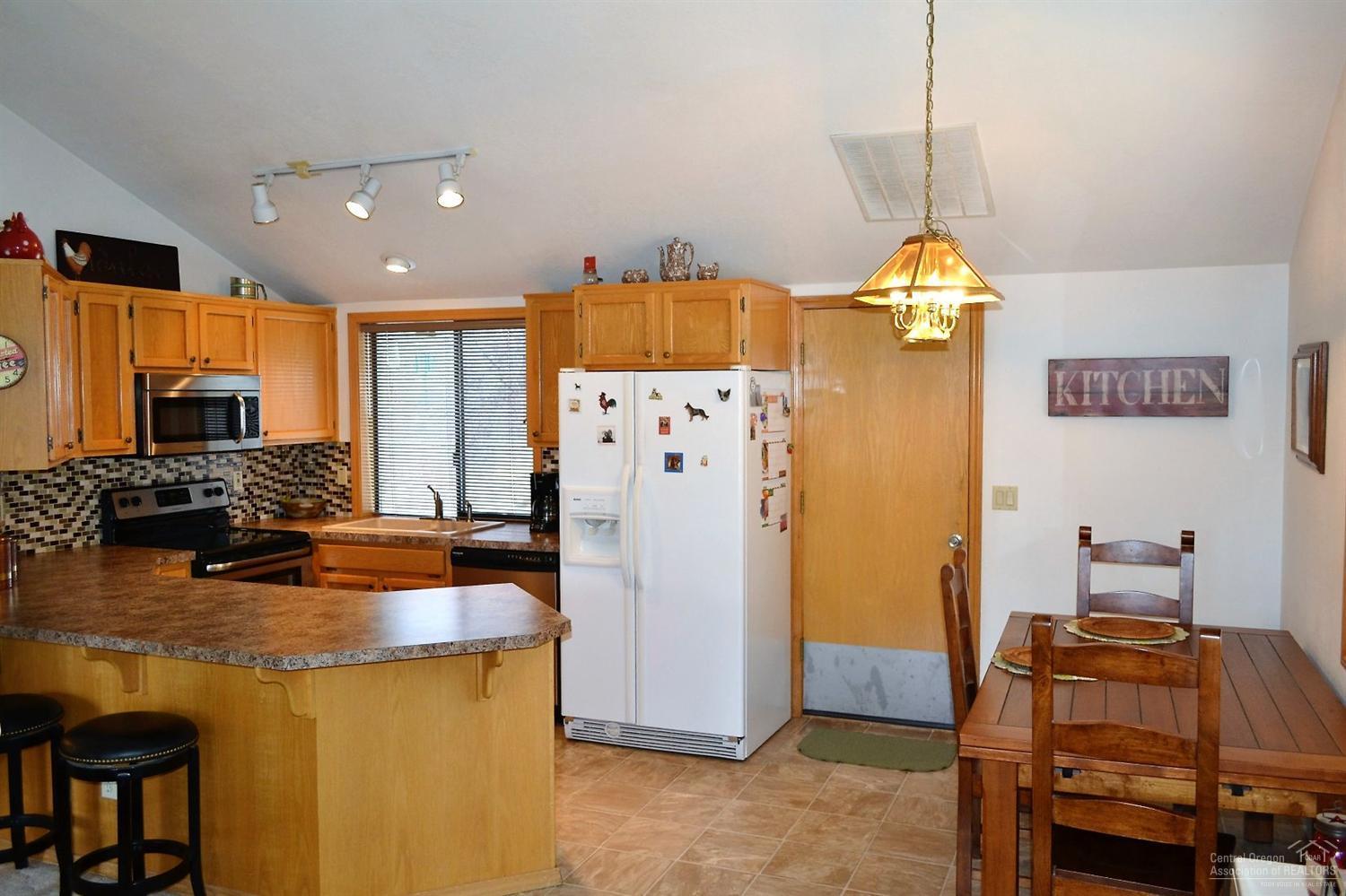 63423 Vogt Road Bend, OR 97701 - Photo 8 of 25 Additional Photo