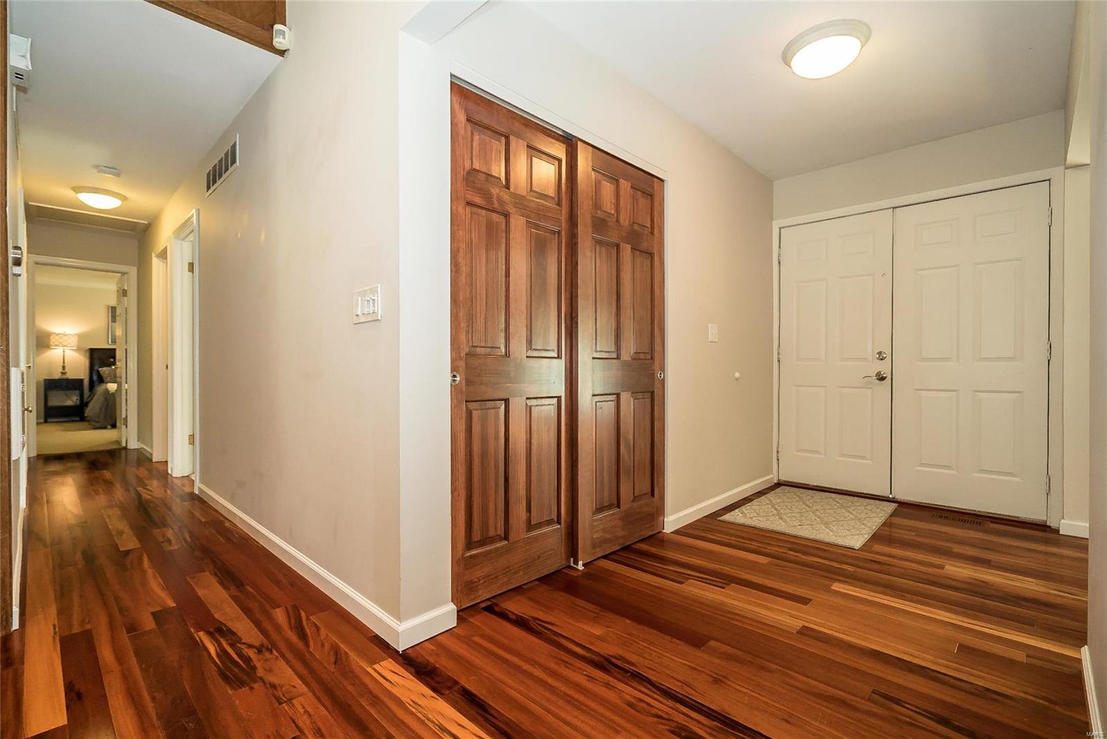 15433 Clover Ridge Drive Chesterfield, MO 63017 - Photo 2 of 37 Gallery Image 2