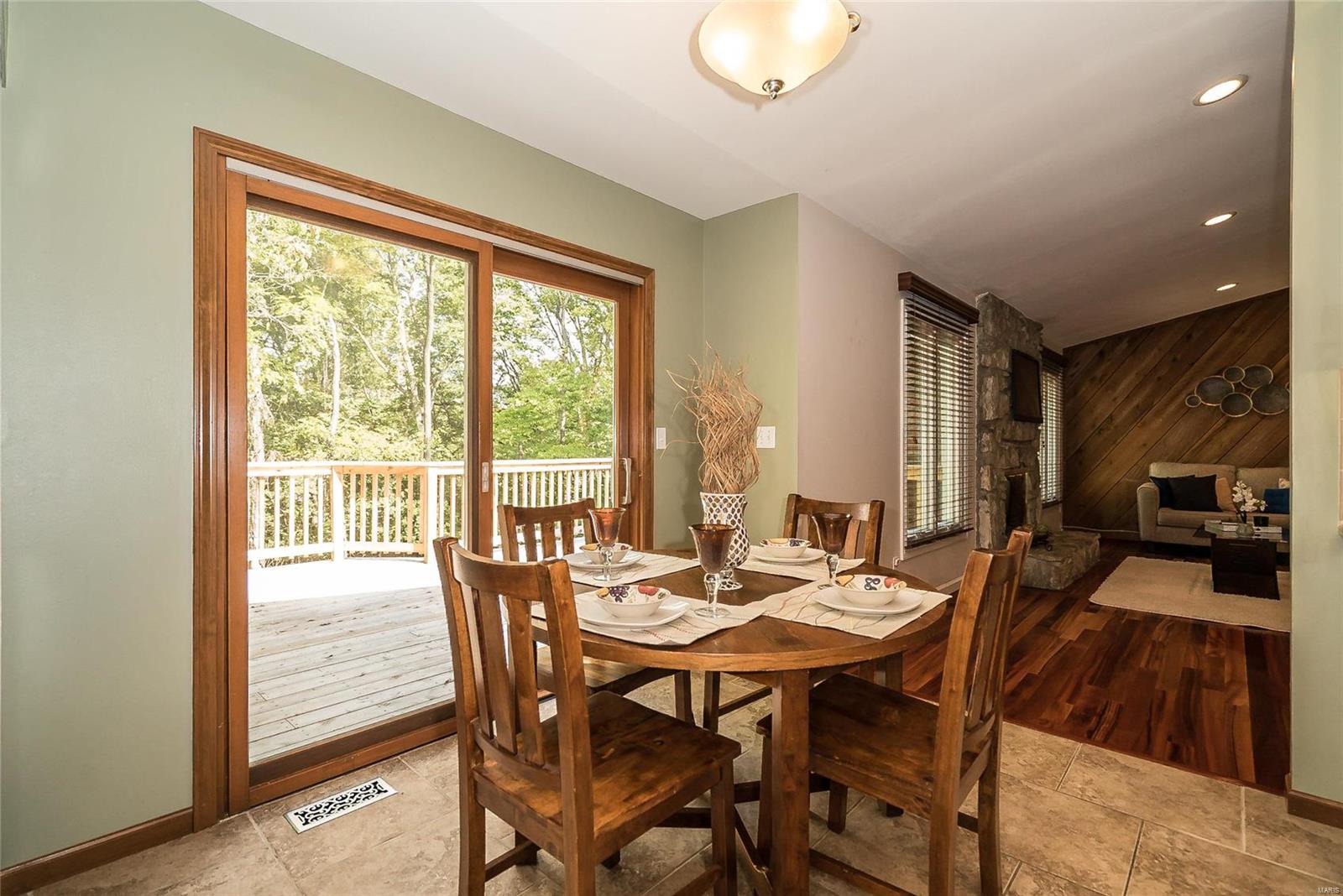 15433 Clover Ridge Drive Chesterfield, MO 63017 - Photo 18 of 37 Gallery Image 18