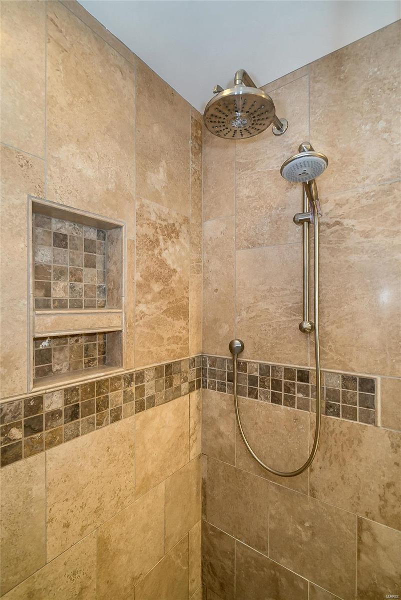 15433 Clover Ridge Drive Chesterfield, MO 63017 - Photo 23 of 37 Gallery Image 23