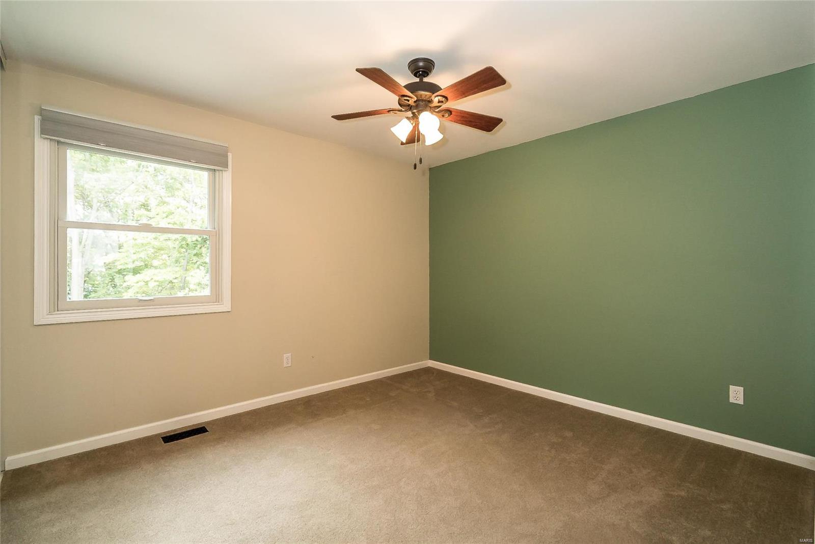 15433 Clover Ridge Drive Chesterfield, MO 63017 - Photo 24 of 37 Gallery Image 24