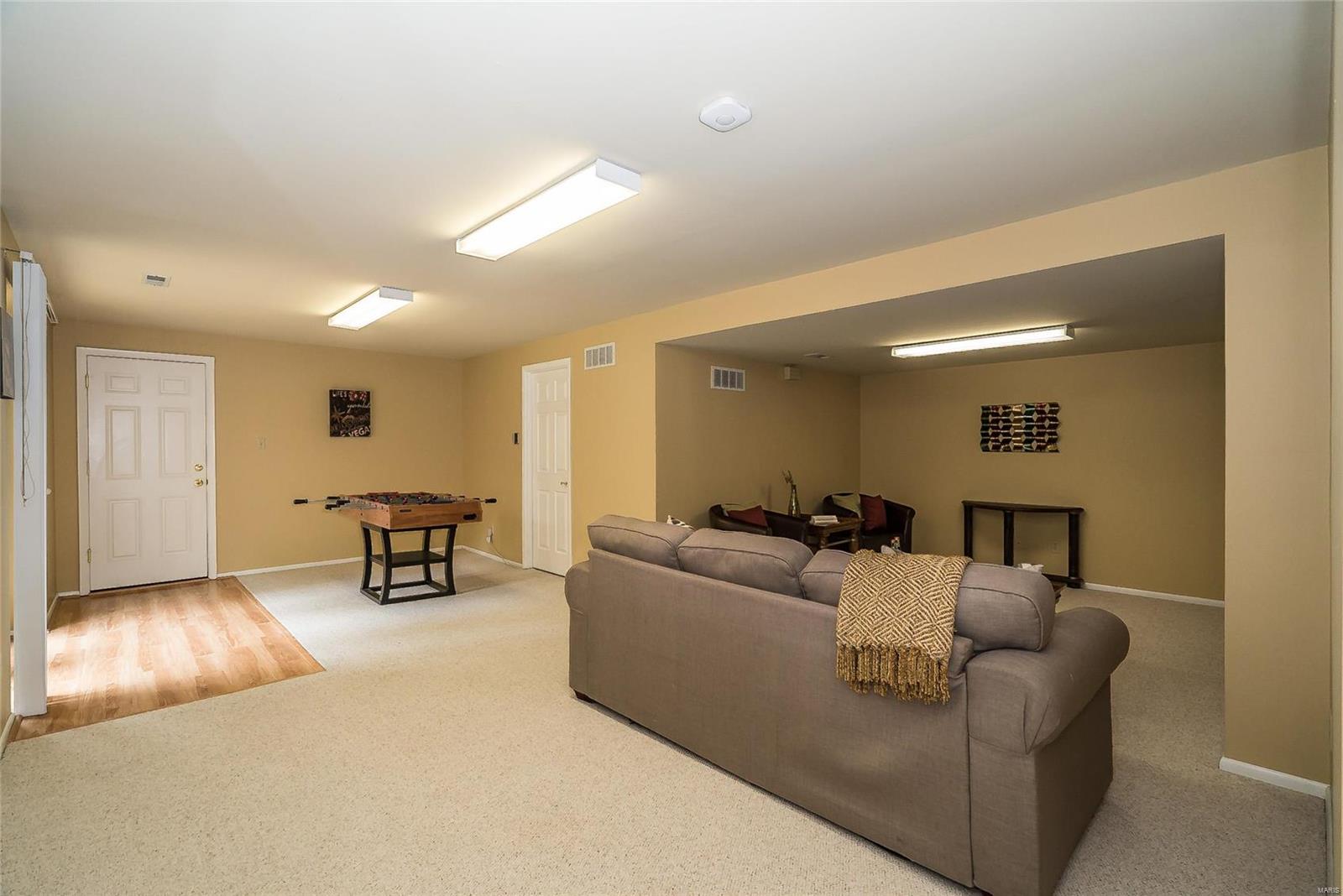 15433 Clover Ridge Drive Chesterfield, MO 63017 - Photo 31 of 37 Gallery Image 31