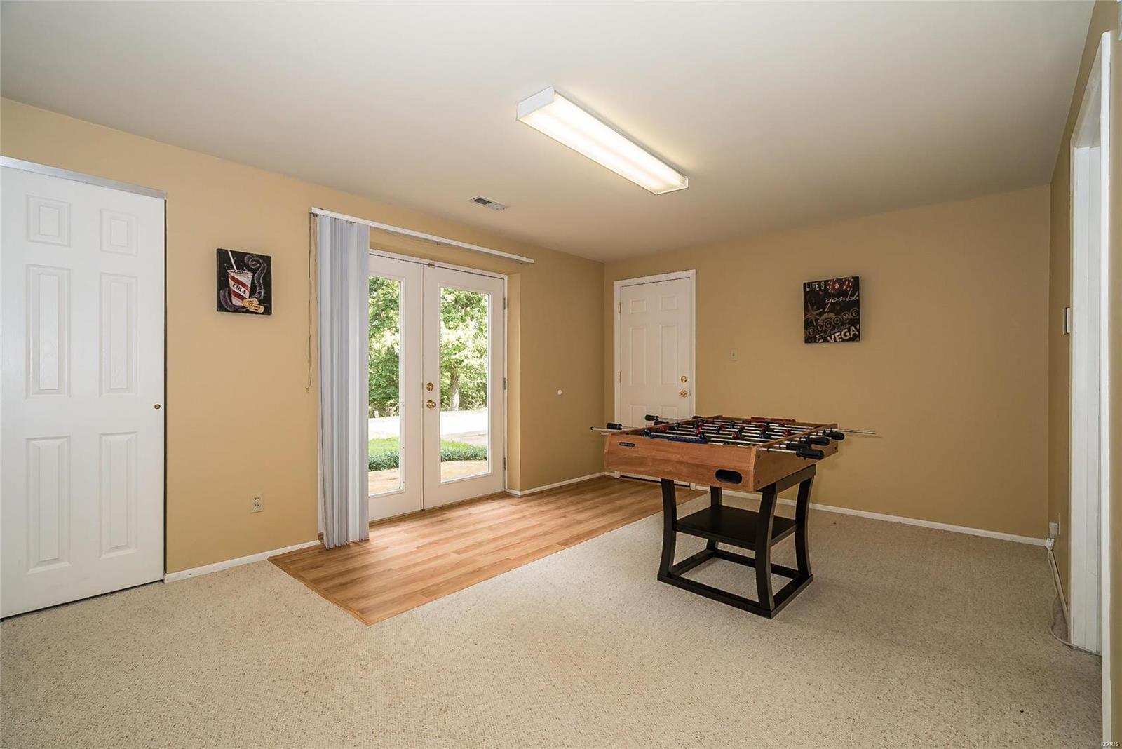 15433 Clover Ridge Drive Chesterfield, MO 63017 - Photo 33 of 37 Gallery Image 33