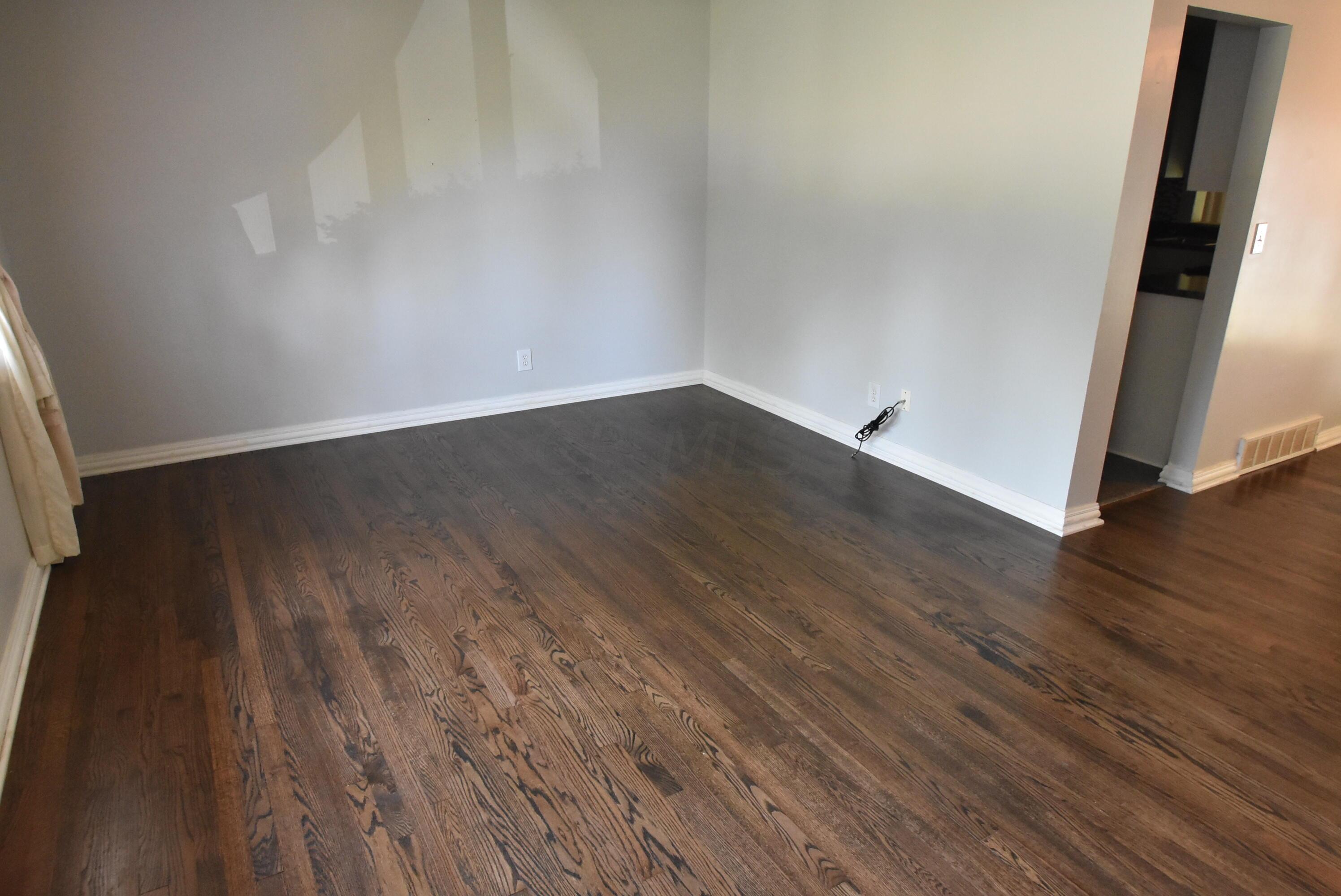 6658 Red Fox Road Reynoldsburg, OH 43068 - Photo 11 of 46 Front Room Views