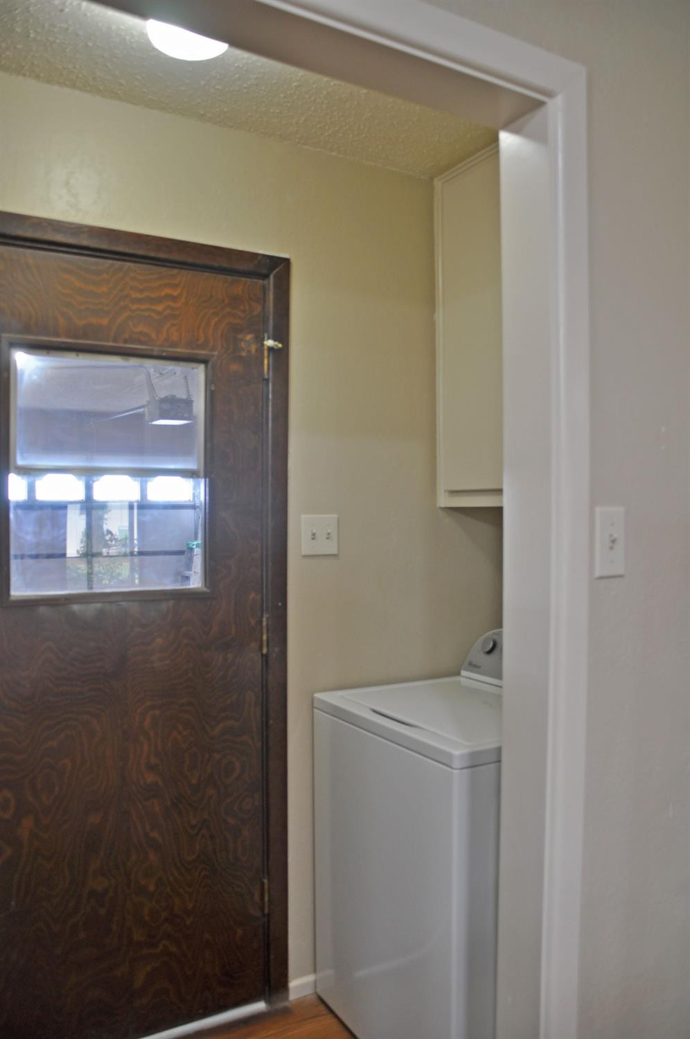 1511 Ave J Abernathy, TX 79311 - Photo 9 of 24 a utility room with a window