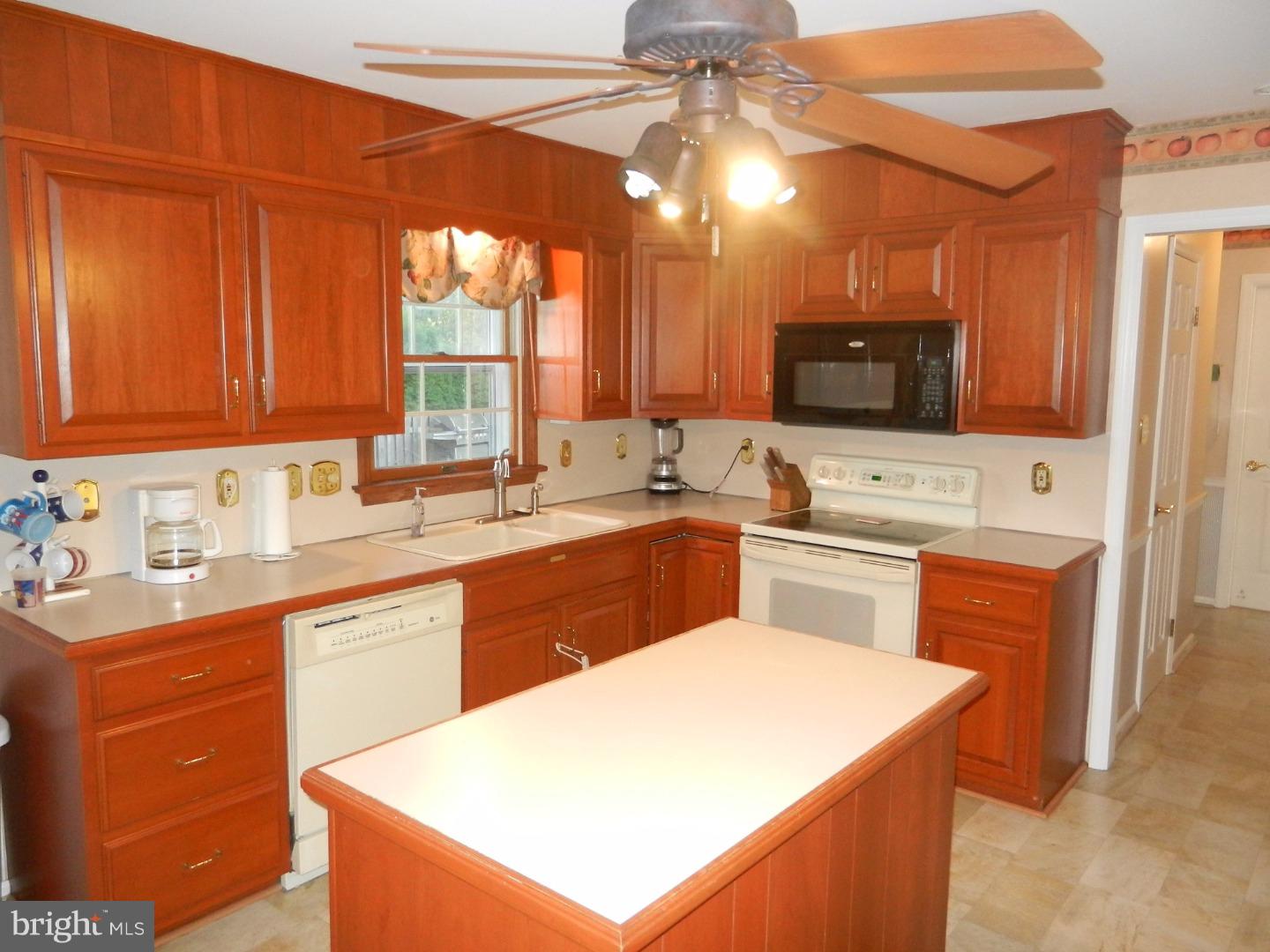 25 Flint Ridge Drive Reading, PA 19607 - Photo 2 of 20 Gallery Image 2
