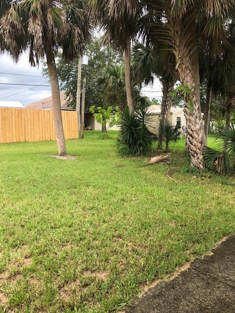 891 Southwest Harvard Road Port St. Lucie, FL 34953 - Photo 8 of 14 Back yard