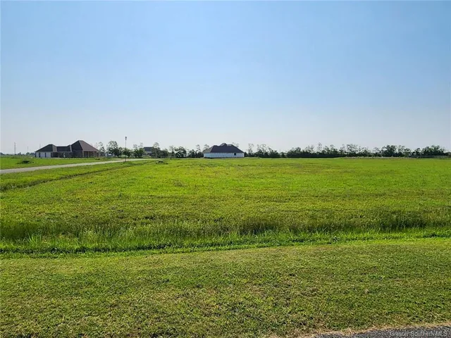 $411,736 | 5853 North Cres Drive, Iowa, LA 70647