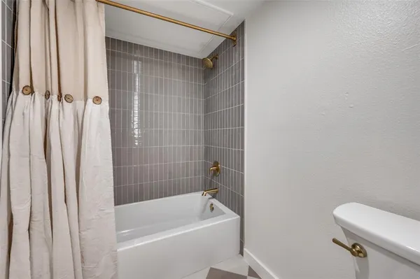 $1,825 | 4616 West Lovers Lane, Unit 208, Dallas, TX 75209
