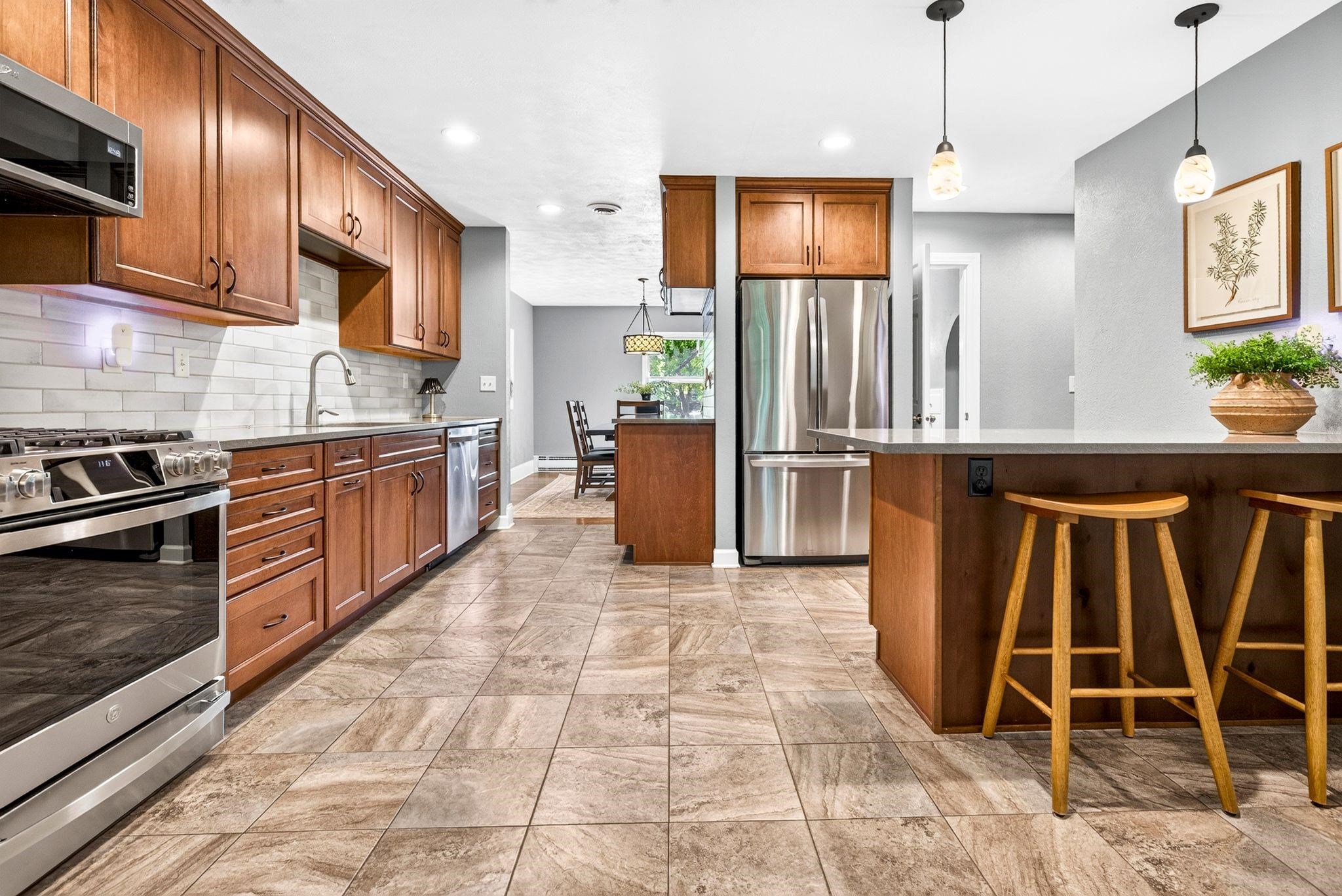 1146 East Pacific Street Appleton, WI 54911 - Photo 13 of 55