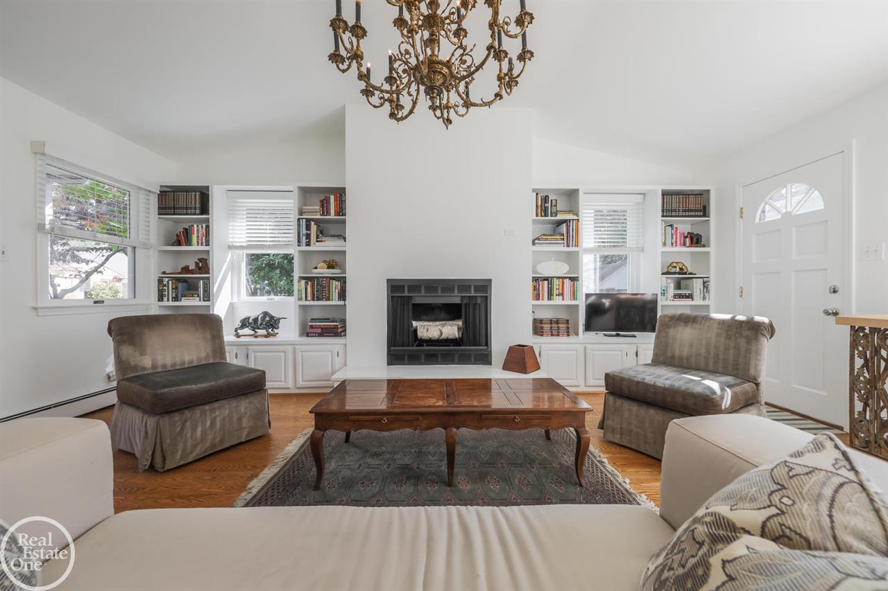 75 Muir Road Grosse Pointe, MI 48236 - Photo 6 of 30 31363012-5.JPG