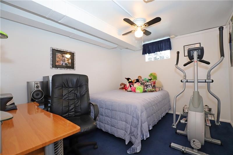 921 Colonial Manor Road North Huntingdon, PA 15642 - Photo 20 of 25 Gallery Image 20