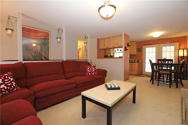 921 Colonial Manor Road North Huntingdon, PA 15642 - Photo 5 of 25 Gallery Image 5