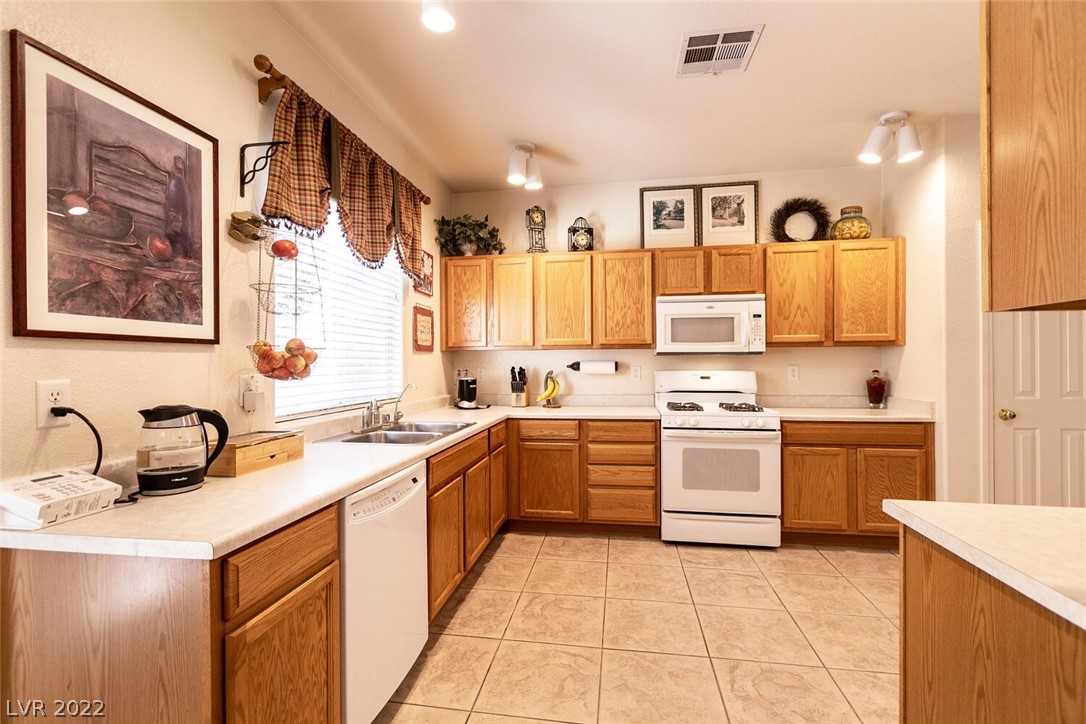 3266 Rushing Waters Place Las Vegas, NV 89135 - Photo 11 of 23