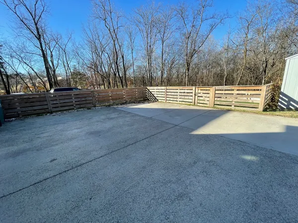 a view of an house with backyard