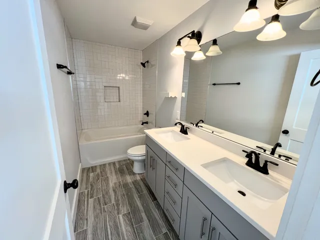 $3,300 | 521 A Basswood Avenue, Nashville, TN 37209