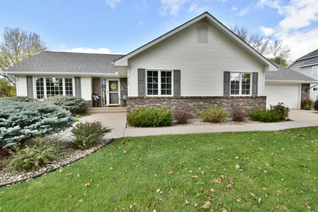 $365,000 | 712 23rd Street Southeast, Willmar, MN 56201
