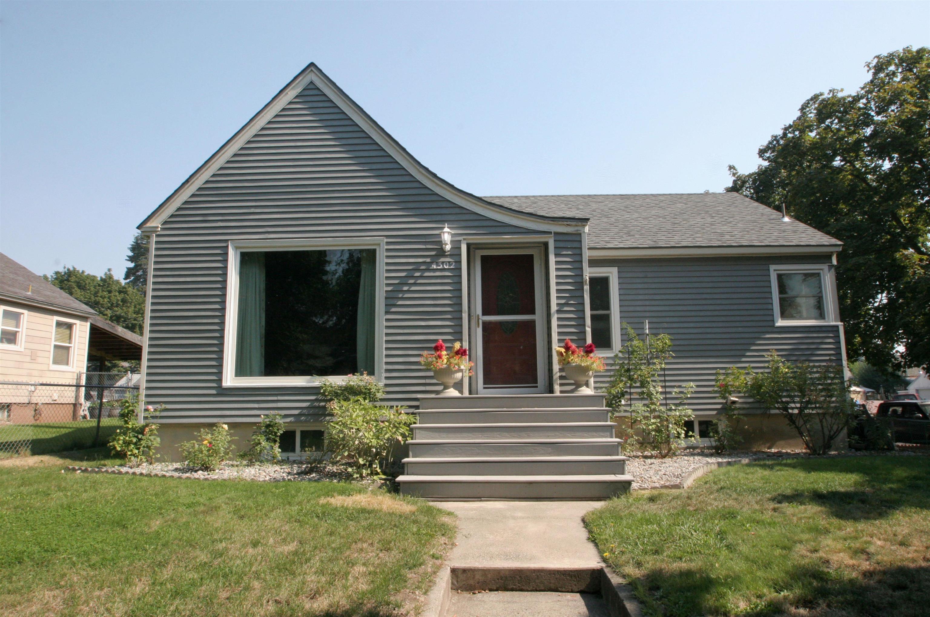 4302 North Cedar Street Spokane, WA 99205 - Photo 2 of 50