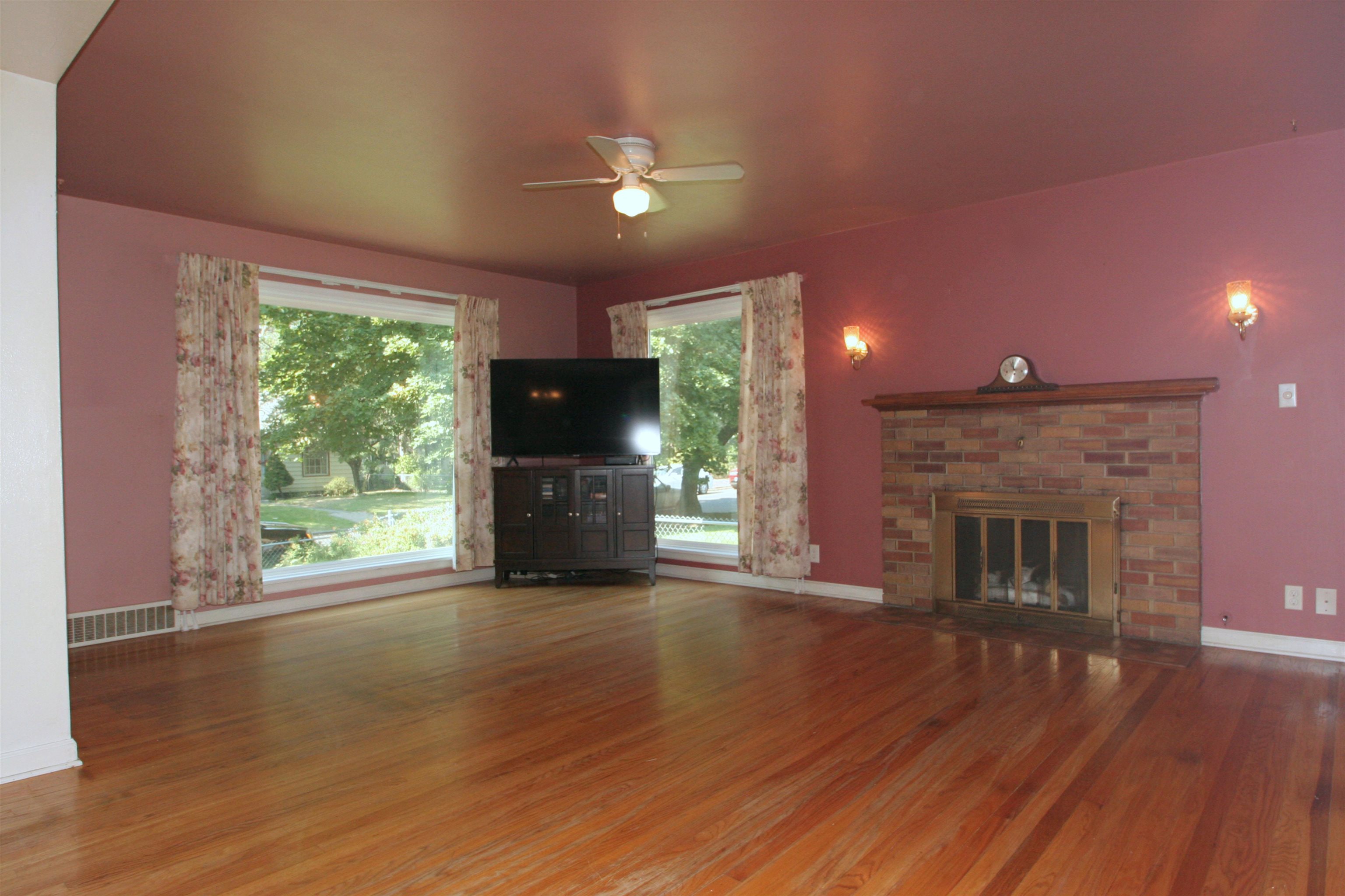 4302 North Cedar Street Spokane, WA 99205 - Photo 4 of 50